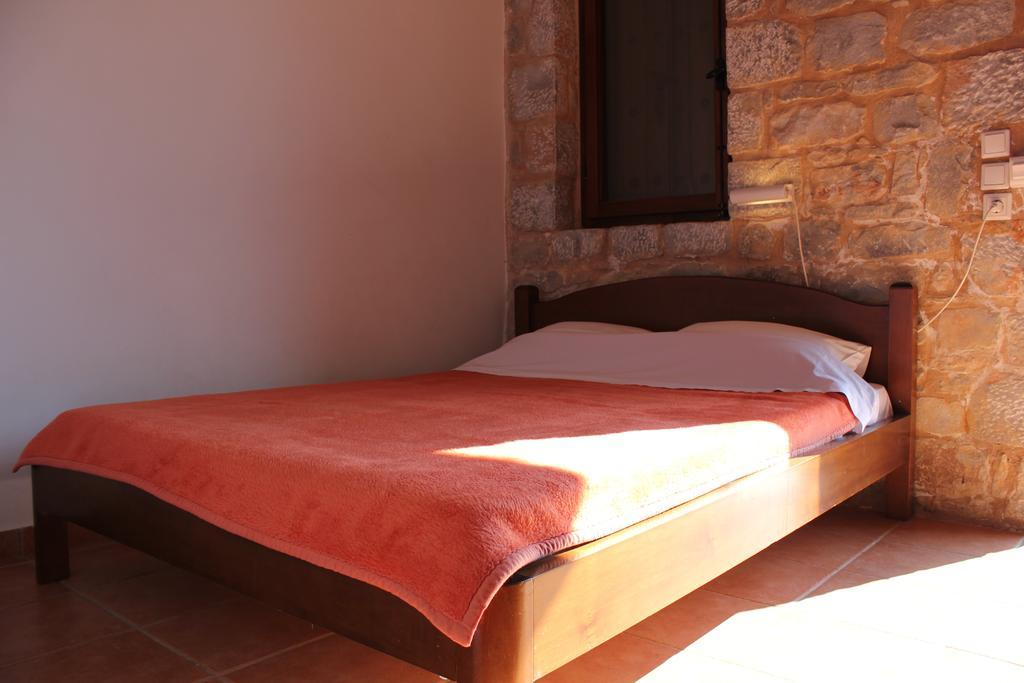Lalloudes Seaside Accommodation エクソ・ニンフィオン 部屋 写真