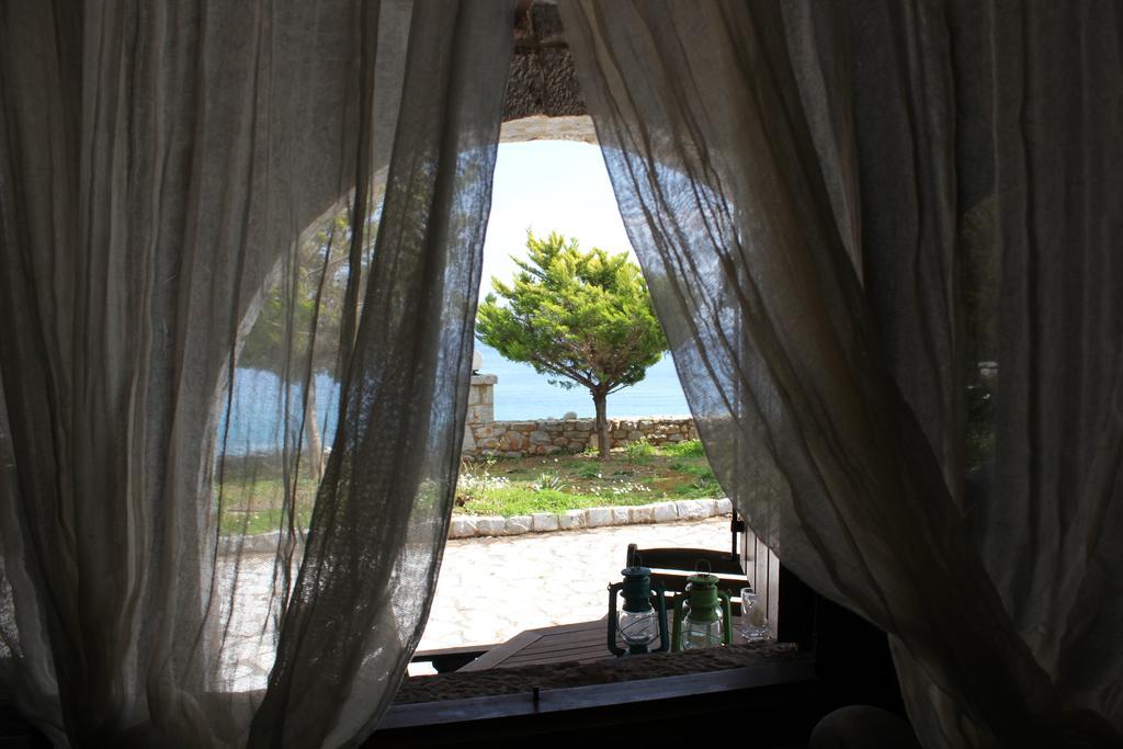Lalloudes Seaside Accommodation エクソ・ニンフィオン 部屋 写真