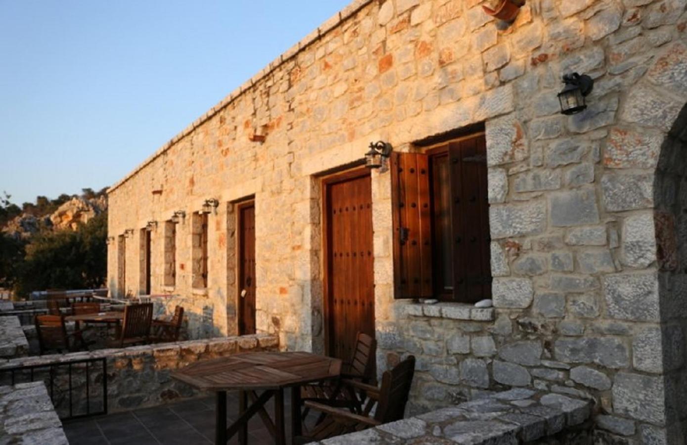 Lalloudes Seaside Accommodation エクソ・ニンフィオン エクステリア 写真