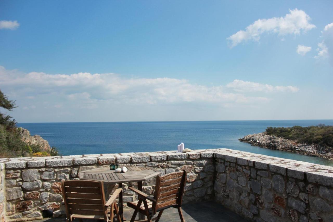 Lalloudes Seaside Accommodation エクソ・ニンフィオン エクステリア 写真