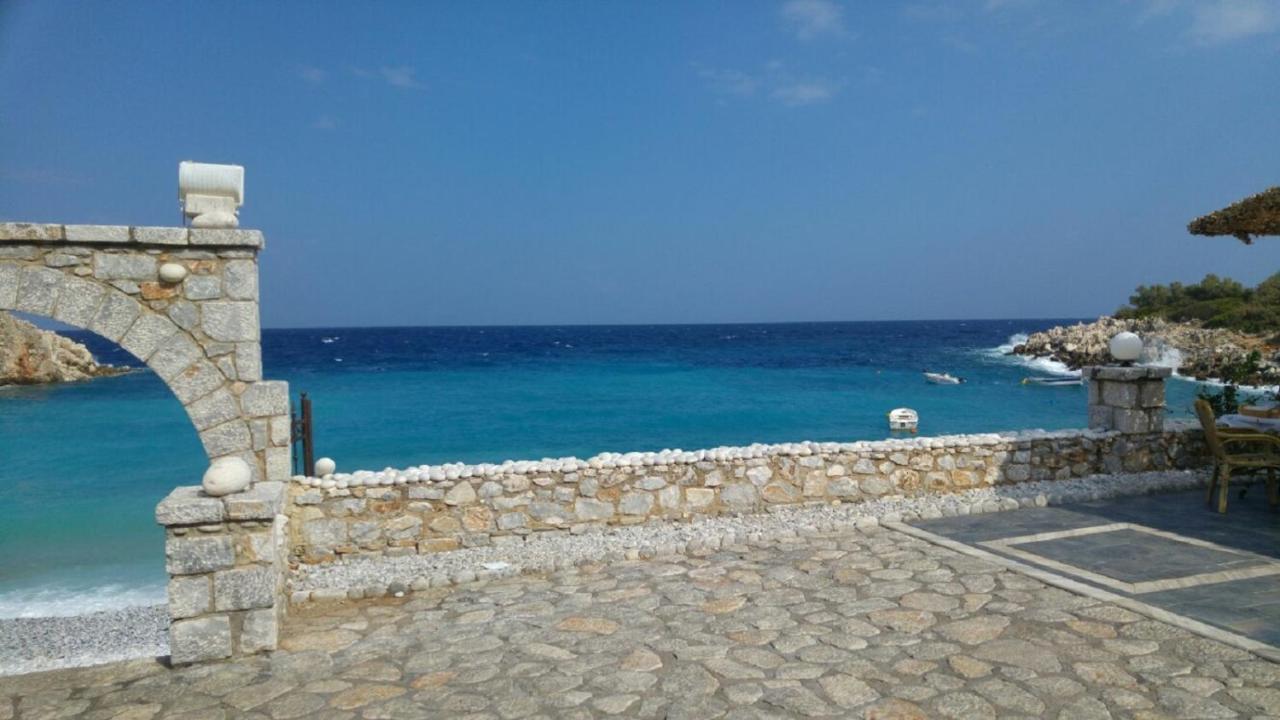 Lalloudes Seaside Accommodation エクソ・ニンフィオン エクステリア 写真